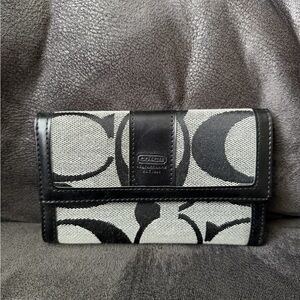 Vintage Coach Signature Canvas Black Womens Wallet